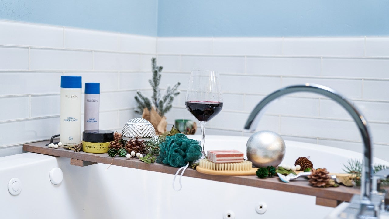 Luxury Bath banner Essentials for a DIY relaxing bath